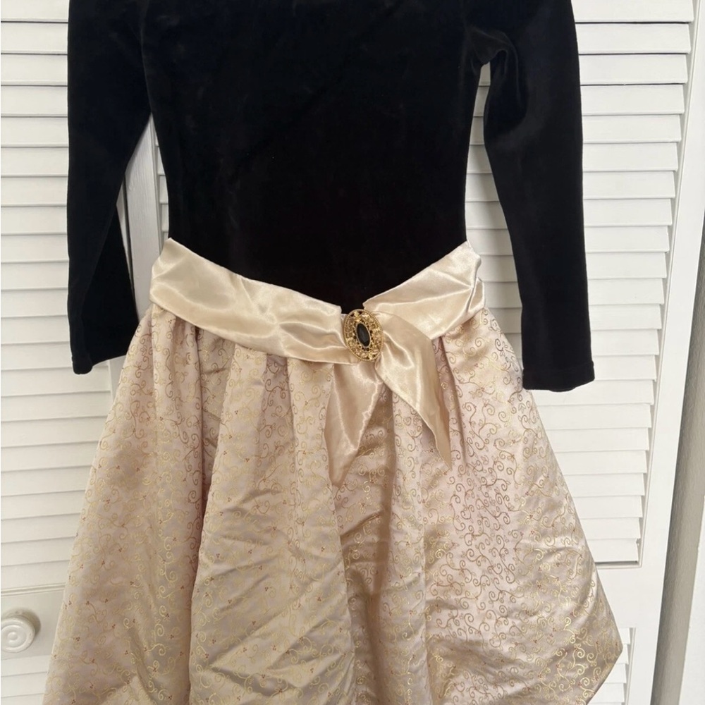 AMERICAN GIRL Midnight Holly Dress - Black Velvet & Metallic Gold - Size 8 - Picture 2 of 8